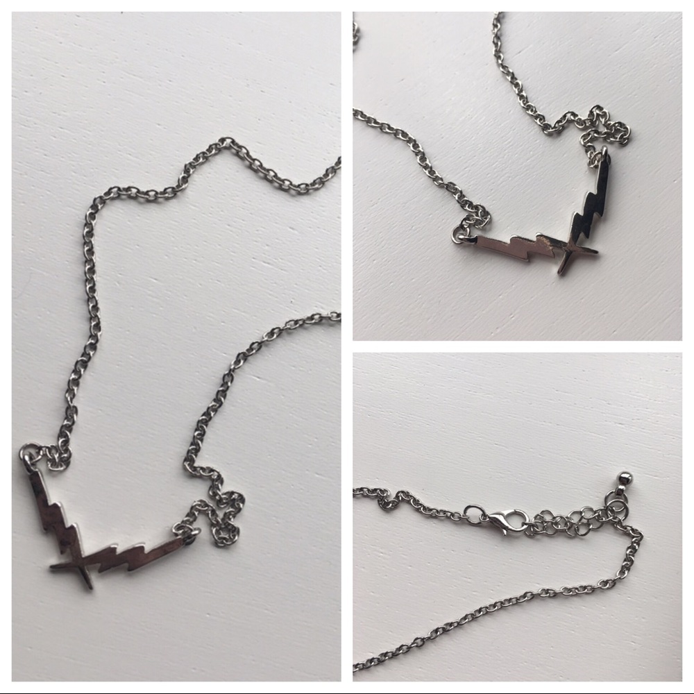 Jewelmint designer lightning bolt silver necklace